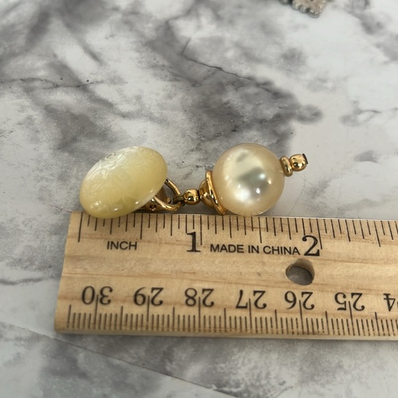 Italian lucite dangling clip on earrings - Picture 5 of 8